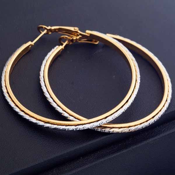 ต่างหูห่วงวงใหญ่ แฟชั่นเกาหลีทรงวงกลมสลับสีเงิน 18K Hoop Earrings นำเข้า สีทอง - พร้อมส่งW605 ราคา250บาท